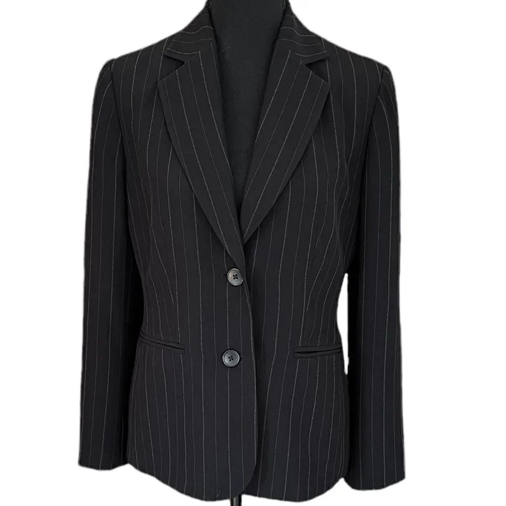 ANN Taylor LOFT Petites black/ white pinstripe blazer size 6P